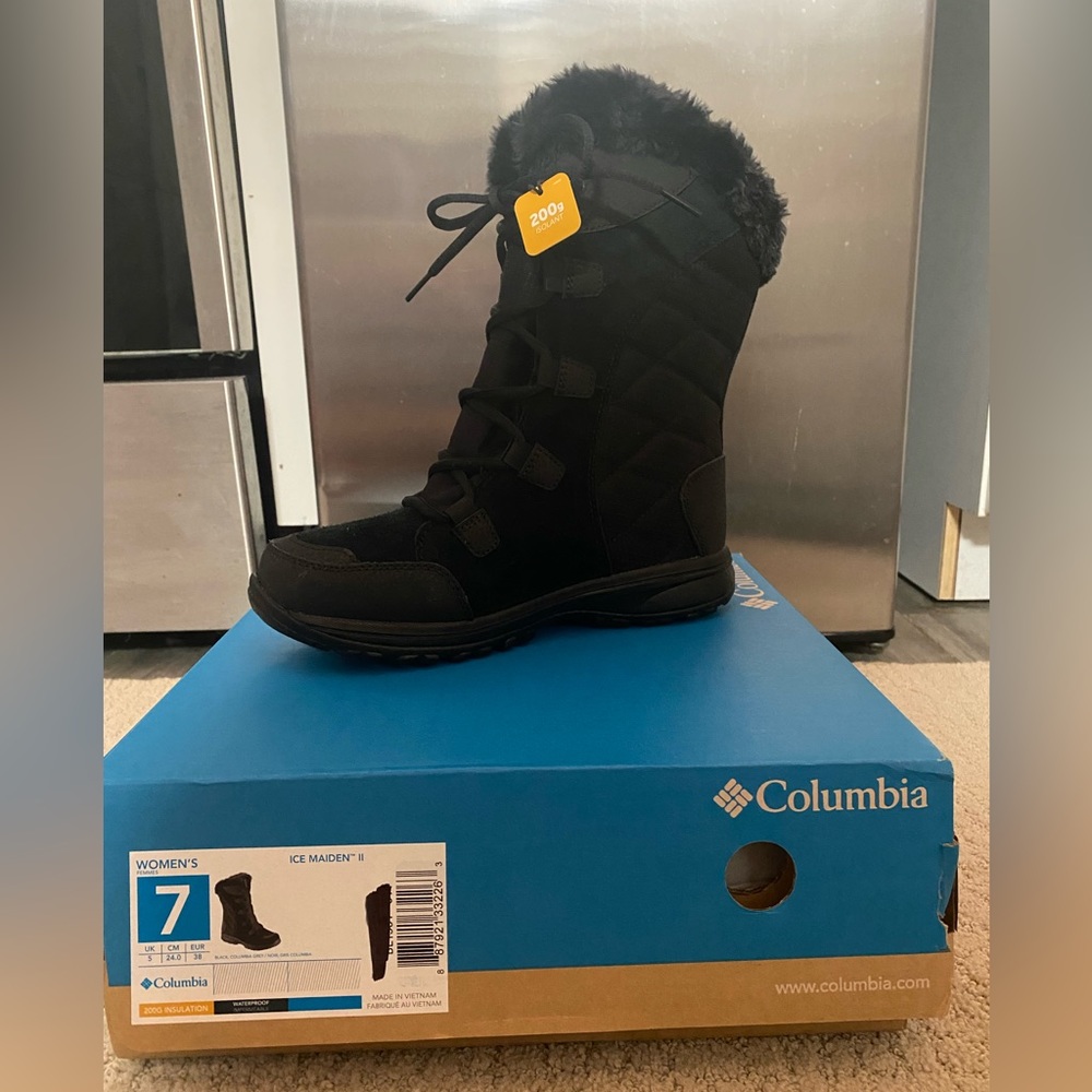 Columbia Ice Maiden waterproof Womens winter boots. Size 7